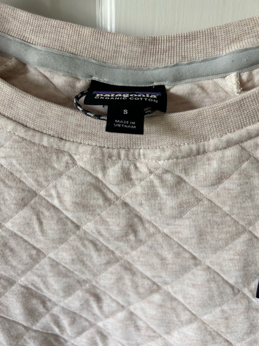 Patagonia Quilted Cropped Crewneck Sweatshirt - Picture 2 of 3